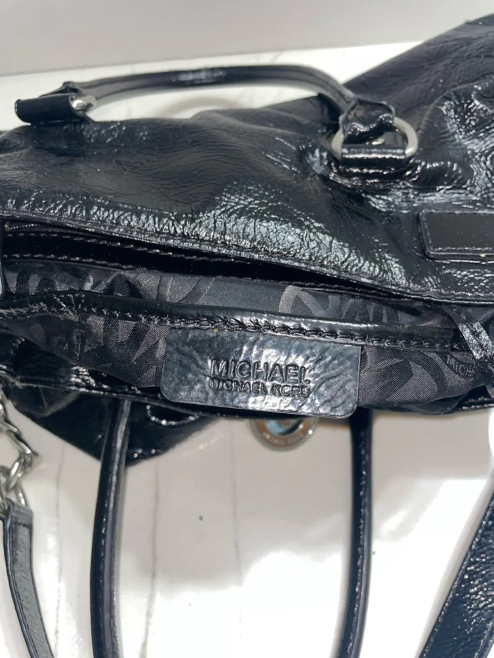 MICHEAL Michael Kors Silver-Tone Hardware Black Patent Leather Shoulder Bag